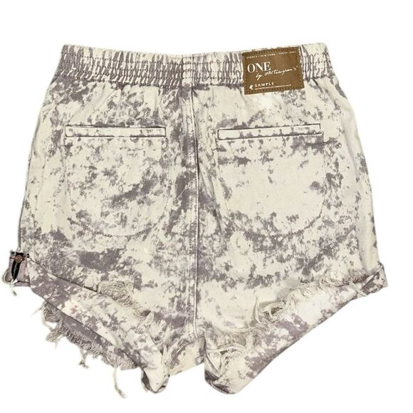 One Teaspoon Tye Dye Gray & White Elastic Waist Shorts(Size 26) - Picture 2 of 8